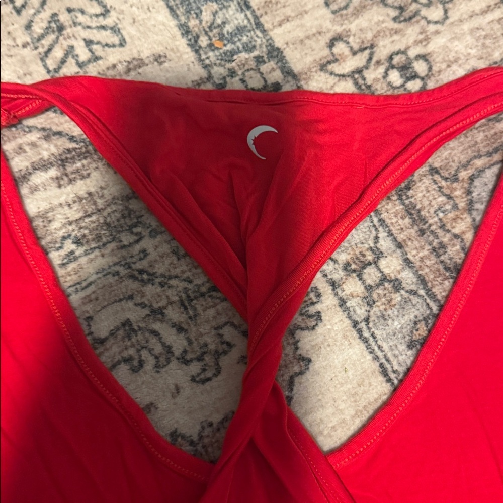 Zyia active women’s red twist back tanktop - Picture 2 of 4